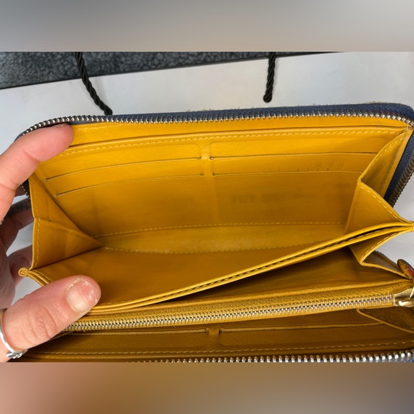 AUTHENTIC LOUIS VUITTON BLUE DENIM ZIPPY MONOGRAM WALLET WITH YELLOW INTERIOR - Picture 7 of 12